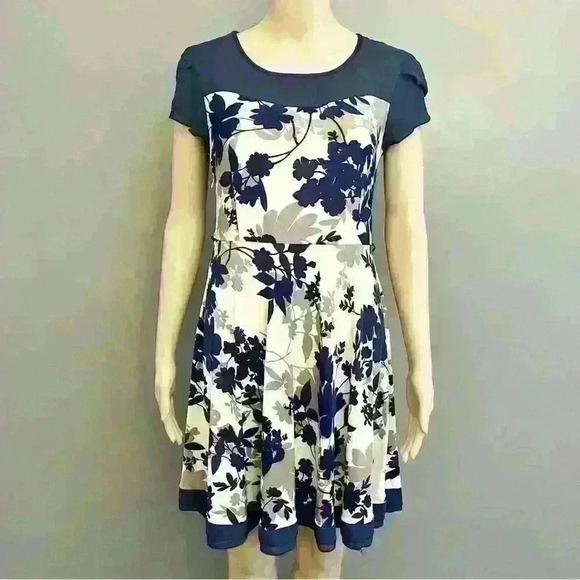 American Vintage Dresses & Skirts - Vintage Navy  floral short sleeves A-Line dress